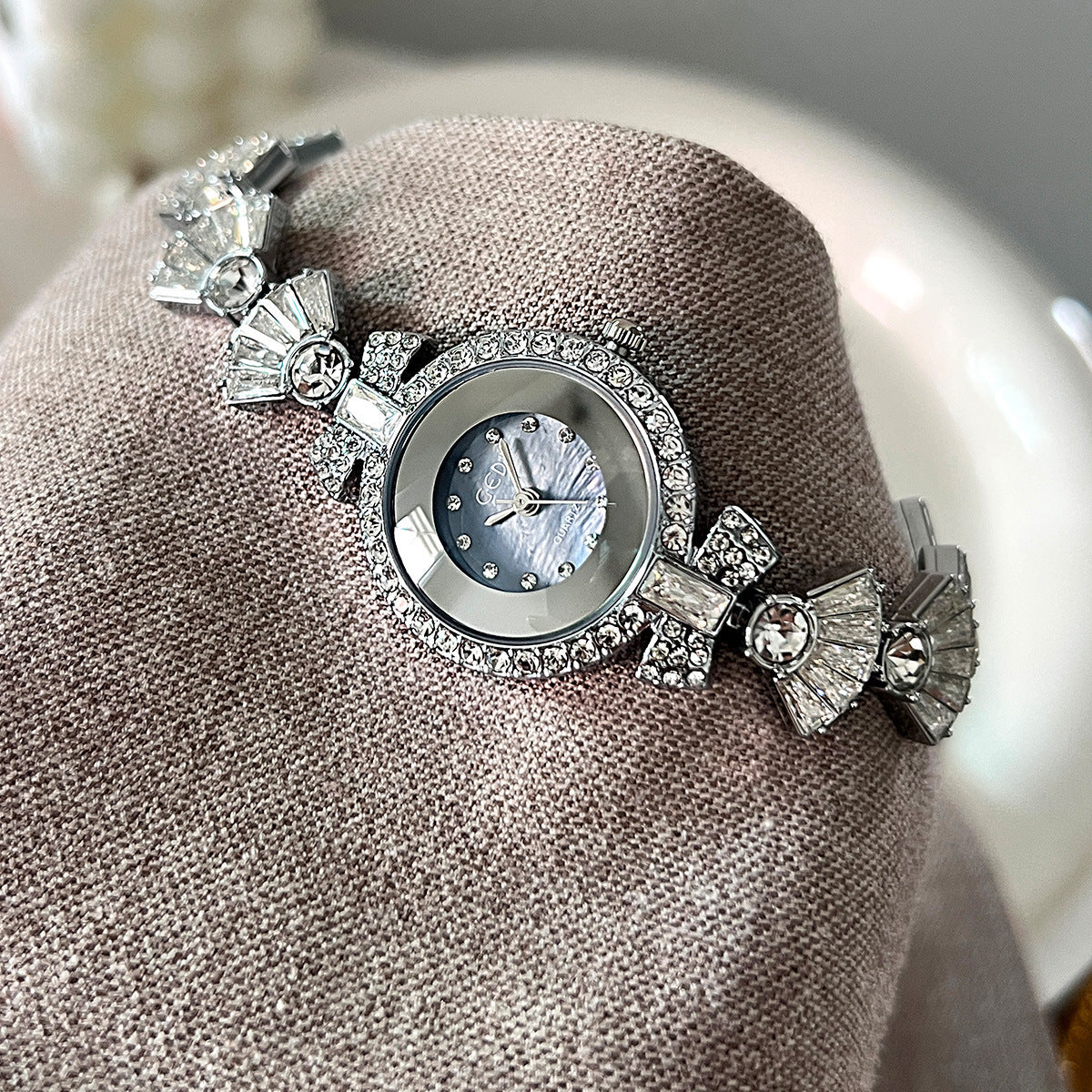 Stylish And Minimalist Alloy Womens Watch