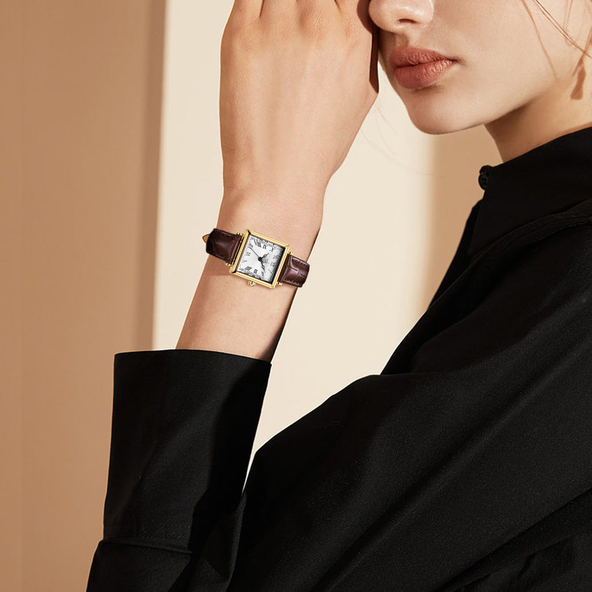Women's Watch With A Retro-style Small Square Face And Leather Strap
