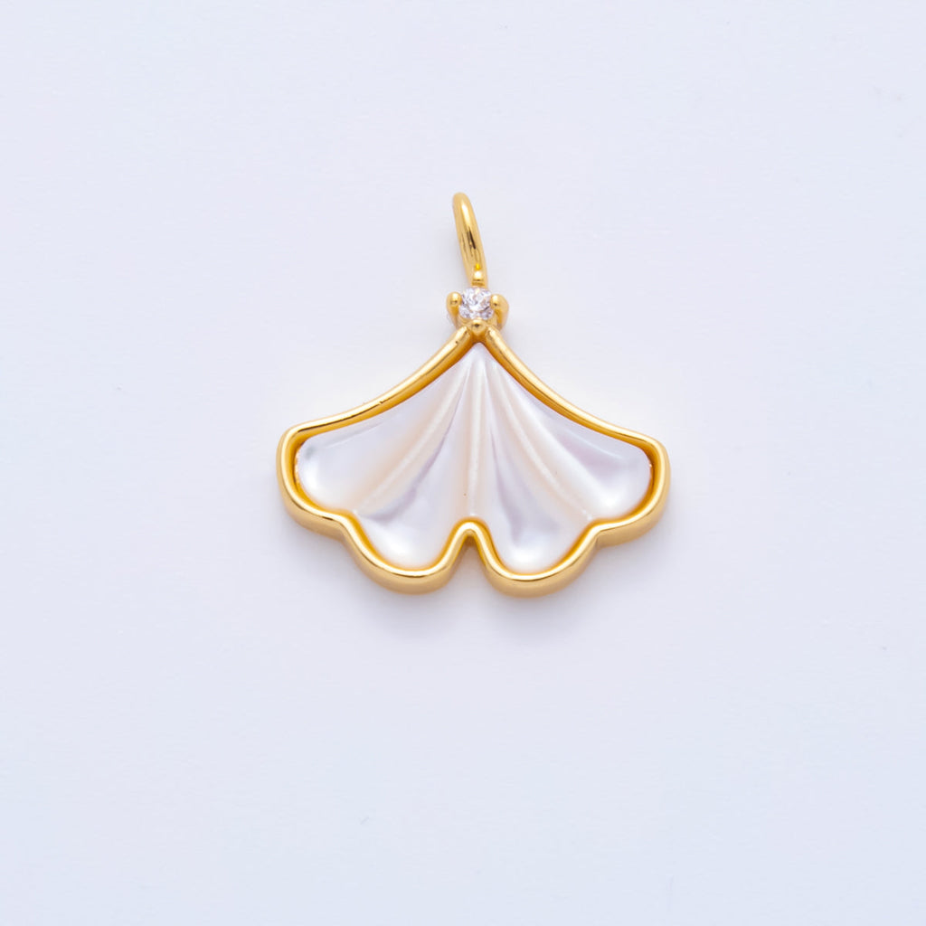 18K Gold Filled 15.5mm Shell Pearl Clam Sea Shell Charm | AH920