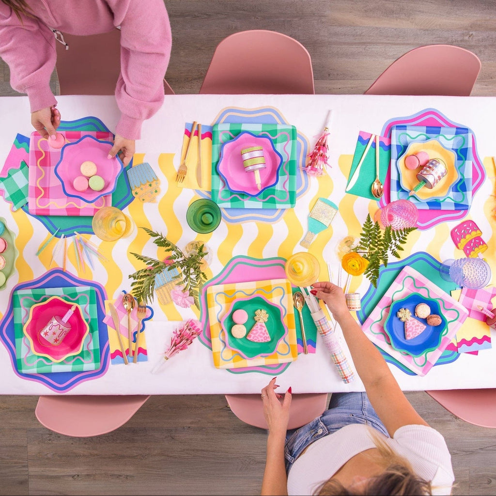 Colorwave Scalloped Placemats (10 ct, 5 colors)