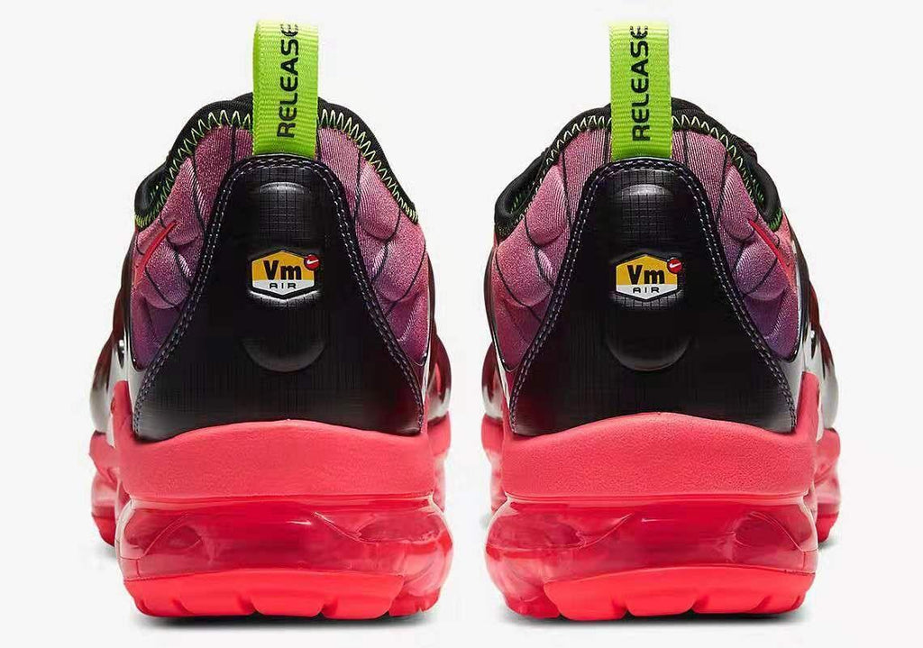 Nike Air VaporMax Plus 'Flight Pack Black Pink'