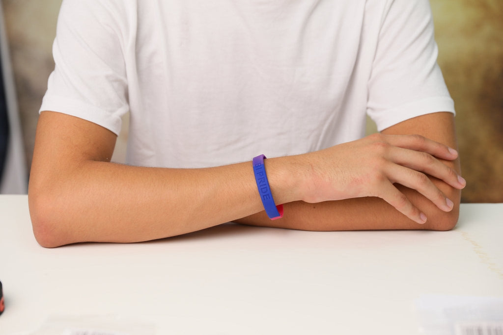 5/10/50/100 Bisexual Flag Colored Silicone Bracelets