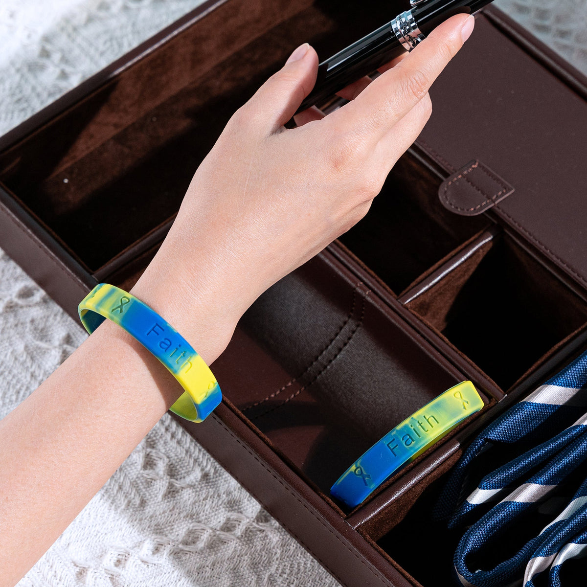 5/10/50/100 Blue & Yellow Silicone Bracelets
