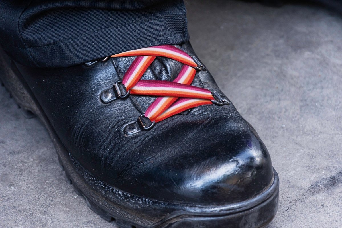 1/5/10/25/100 Bulk Lesbian Sunset Flag Shoe Laces