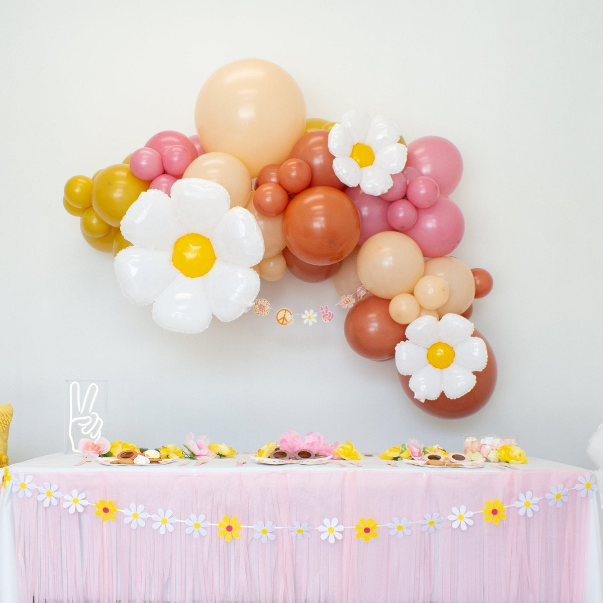 Spring Daisy Flower Felt Banner - 6.5 Ft